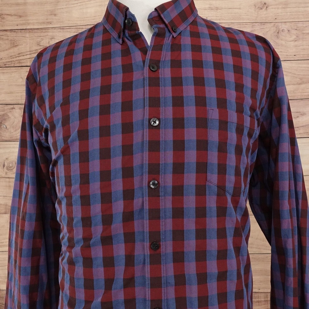 Van Heusen Shirt Mens 2XL Red Blue Plaid Long Sleeve Button-Up Never Tuck Casual